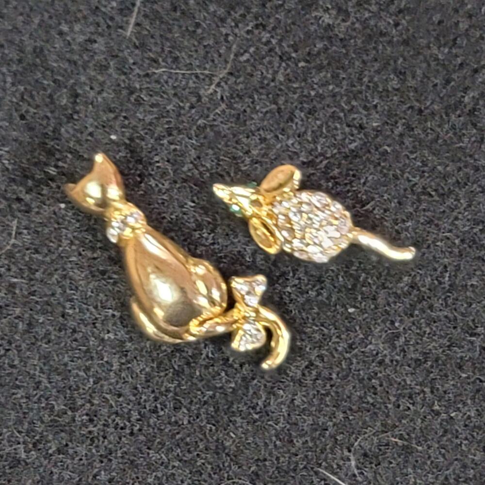 Cat and Mouse moving tail Pins Tie tacks Faux gold crystal and emerald chips